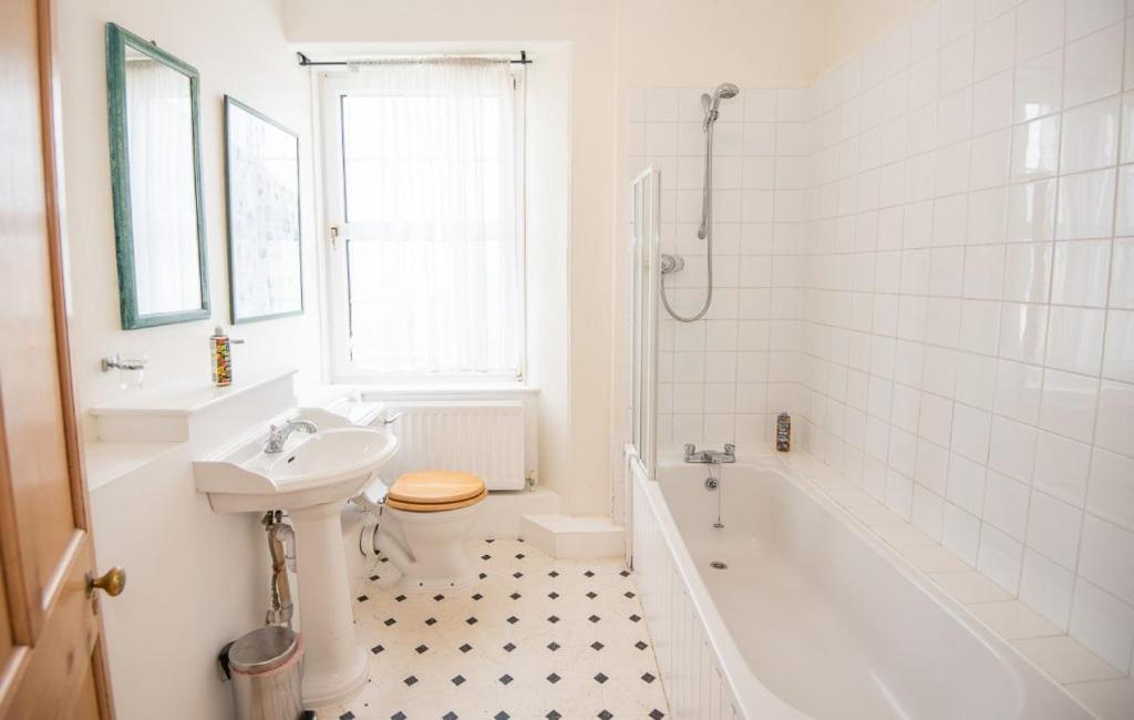 Old Vicarage Near Woolacombe 2 X Sleeps 4 And 1 X Sleeps 10 *