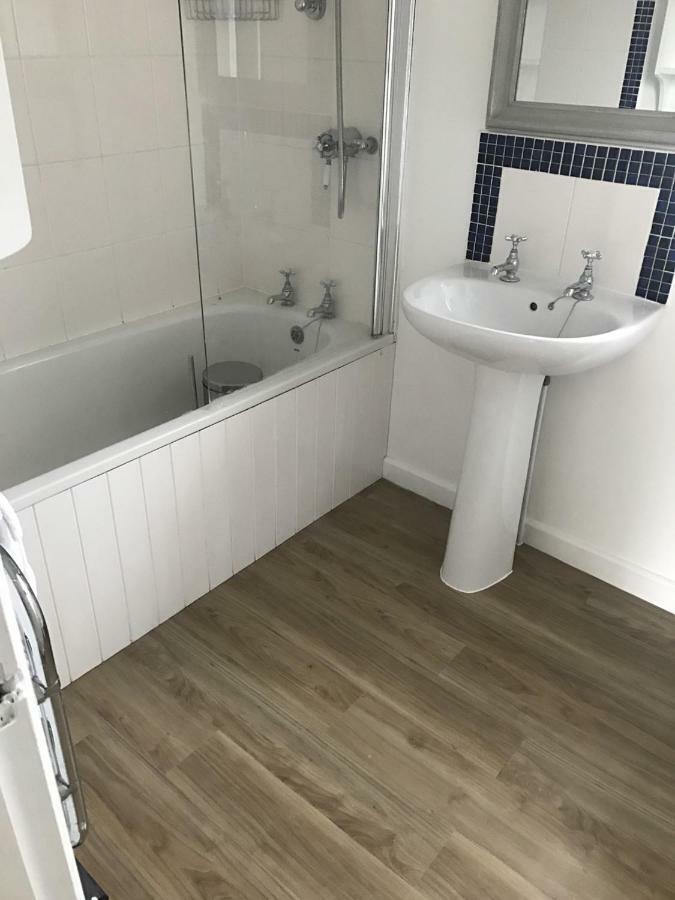 Old Vicarage Near Woolacombe 2 X Sleeps 4 And 1 X Sleeps 10 * Мортхо