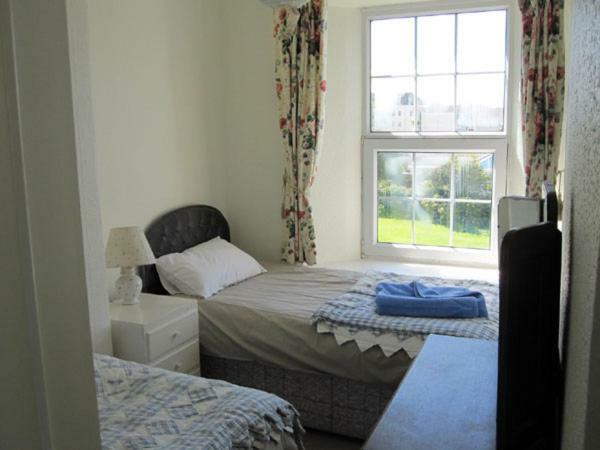 Дом отдыха Old Vicarage Near Woolacombe 2 X Sleeps 4 And 1 X Sleeps 10 Мортхо